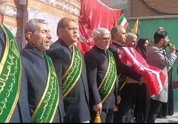 اجرای برنامه نشان ارادت در مدرسه امام حسین ( ع) ناحیه۲