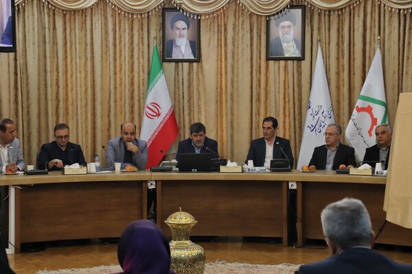 آیین رونمایی از پوستر گرامیداشت روز ملی صنعت و معدن