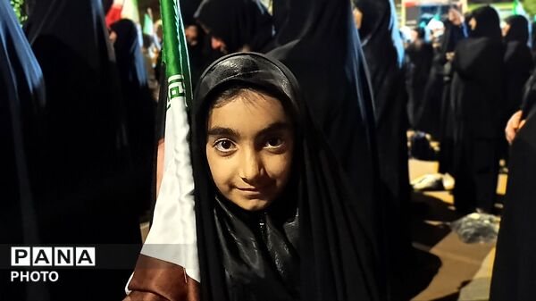 دهه نودی های پای انقلاب