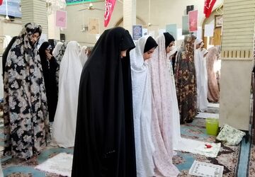 معاون پرورشی و تربیت بدنی اداره آموزش و پرورش کهریزک در جمع معتکفین مسجد جامع الشهدا کهریزک 