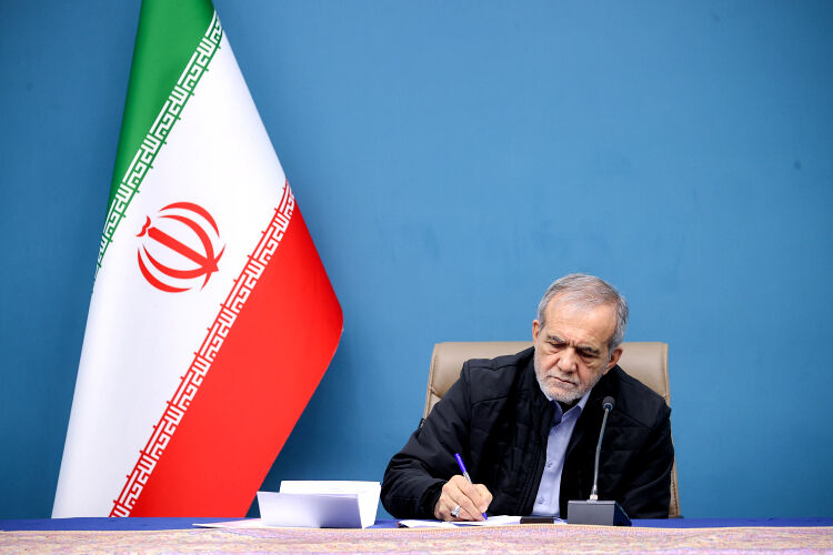 پزشکیان در پیامی درگذشت استاد برجسته زبان‌ و فرهنگ ایران باستان را تسلیت گفت