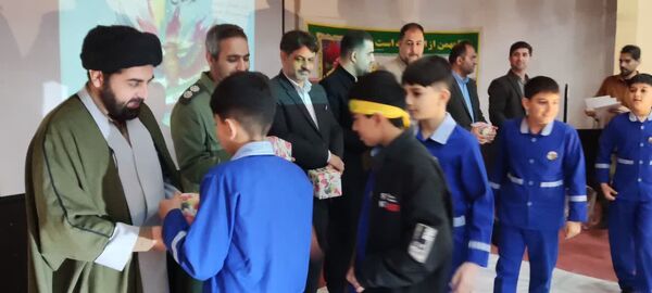 برگزاری اولین جشنواره شهرستانی سرود فجر در گالیکش