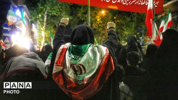 این علم تا قیامت بالاست