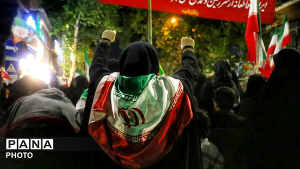 این علم تا قیامت بالاست