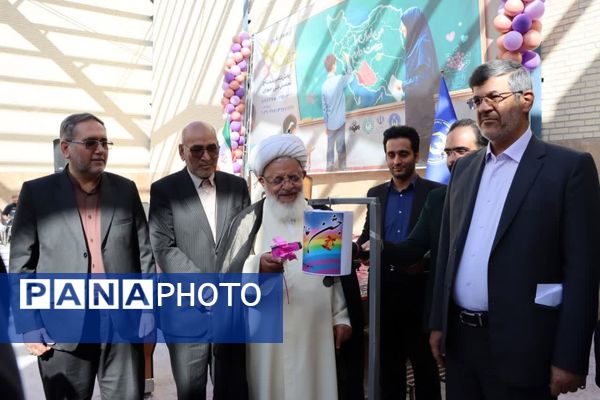 مراسم جشن ملی عاطفه‌ها در دبیرستان دخترانه شهید دکتر پاکنژاد یزد 