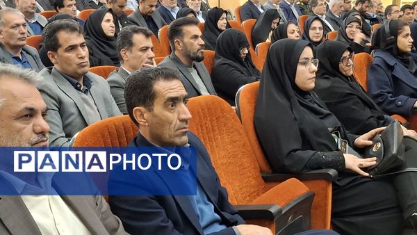 نشست شورای اداری استان چهارمحال و بختیاری با حضور وزیر آموزش و پرورش 