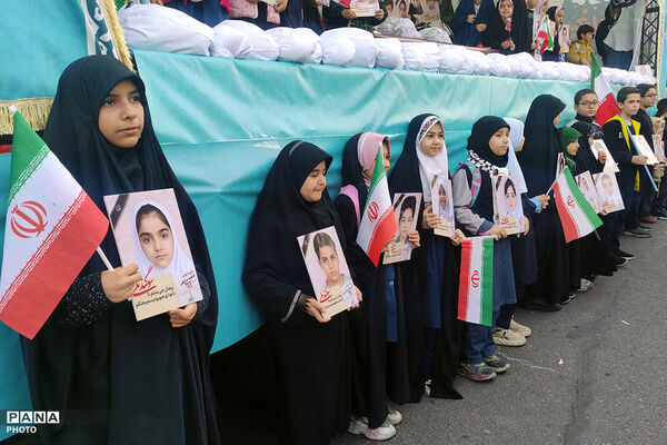 تجمع بزرگ هم‌عهدی‌ نوجوانان با رهبری معظم انقلاب اسلامی