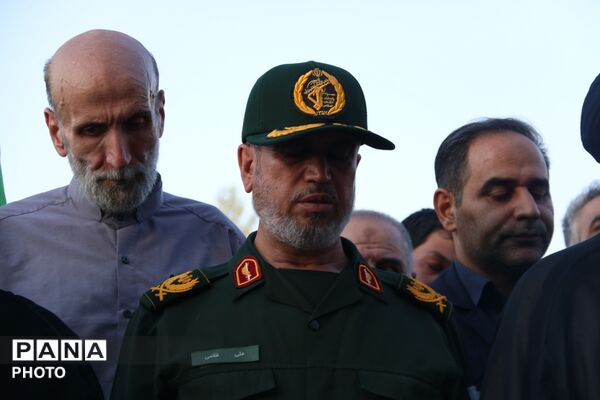 تشییع پیکر شهید محمدمهدی رضایی نصرآبادی در یزد