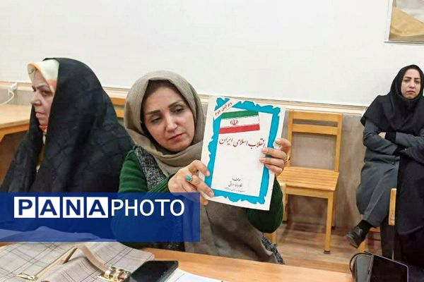 همزمان با دهه فجر، برگزاری برنامه‌های فرهنگی و کتابخوانی در کتابخانه پانزده خرداد پیشوا