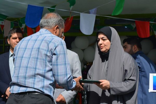 برگزاری جشن شکوفه‌های کلاس اولی دربهارستان‌دو