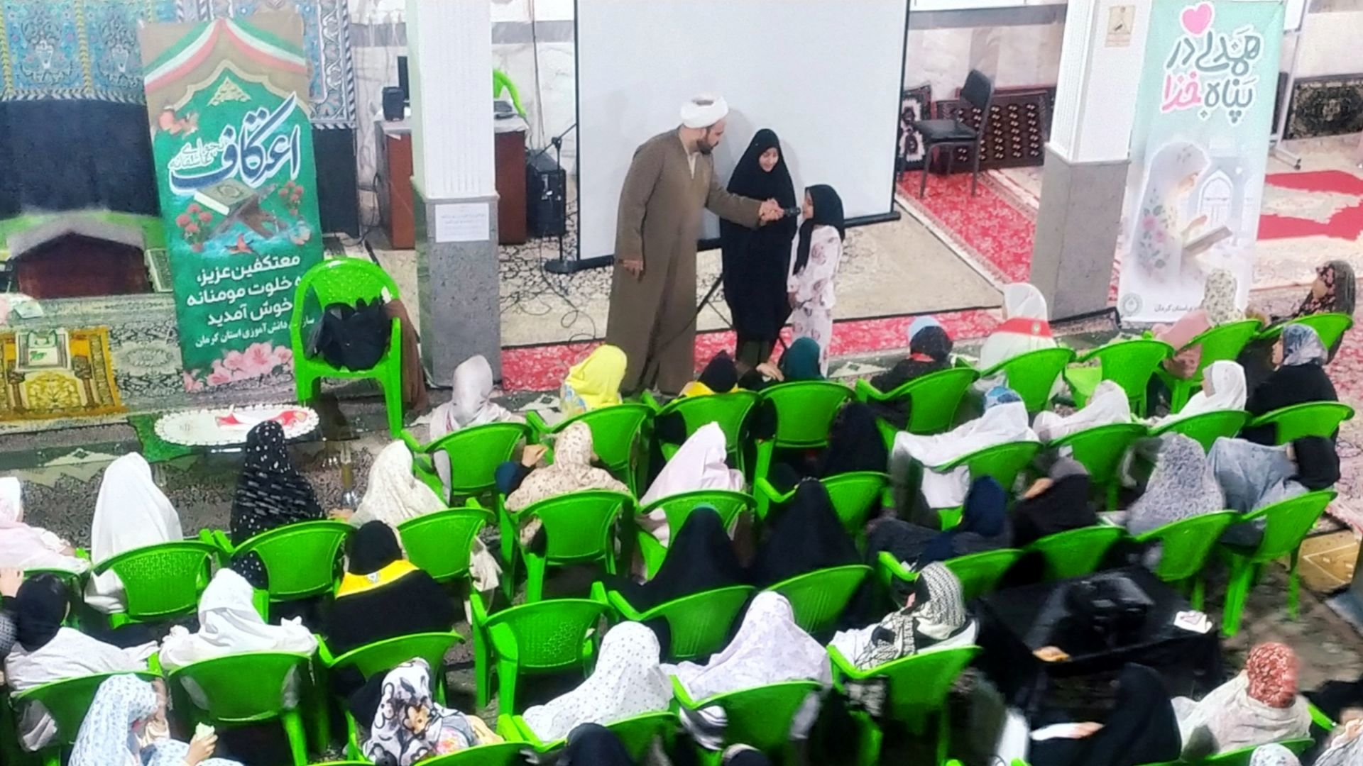 اعتکاف سازمان دانش آموزی دختران کرمان