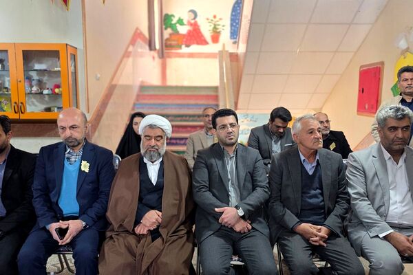 صدای طنین انداز زنگ انقلاب همراه با جشن ایرانمون در دبستان کوثر جوادآباد