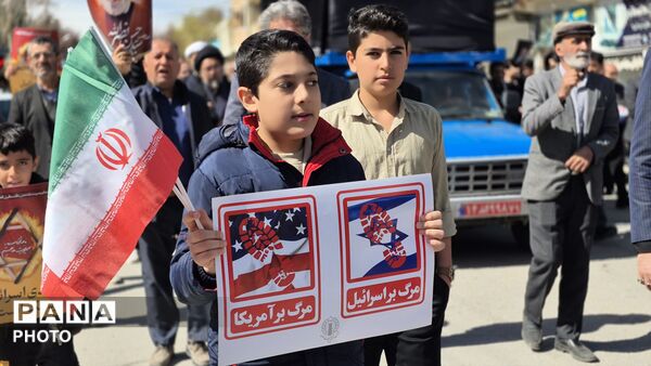 اقامه نماز جمعه و راهپیمایی باشکوه در فارسان 