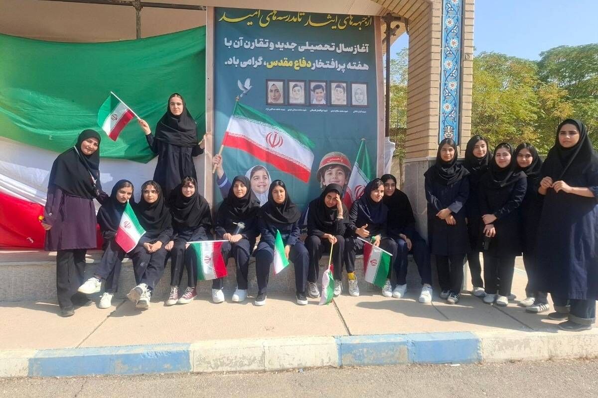 مسابقات ورزشی «جام مهر ایران» در دبیرستان نمونه امیرالمومنین با محوریت نشاط و سلامت دانش‌ آموزان