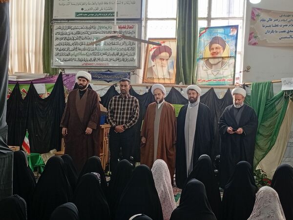 اعتکاف دانش آموزی در مسجد جامع روستای دهنو شهرستان خلیل آباد