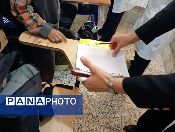 اجرای طرح وارنیش فلوراید در دبستان شهید پسندیده فدافن 