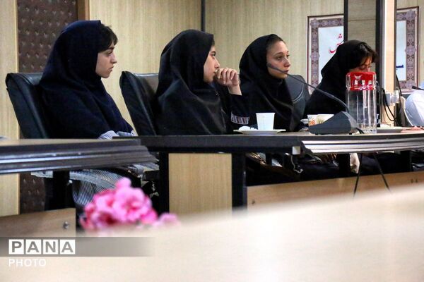 پویایی فضای تربیتی در کبودرآهنگ؛ برگزاری کمیته هنری با مشارکت هنرجویان فعال
