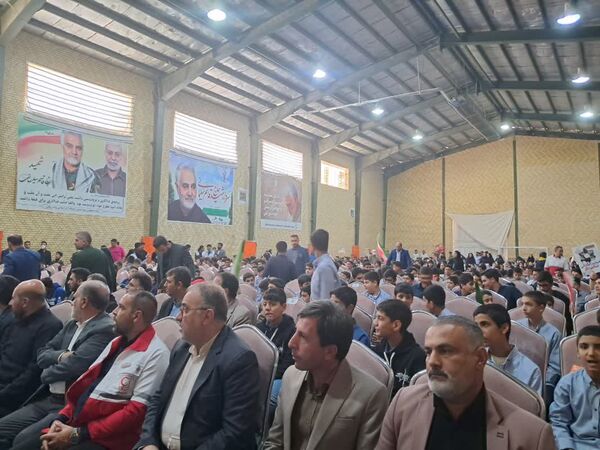 بیداری دانش آموزان ایرانی در یوم الله 13آبان 