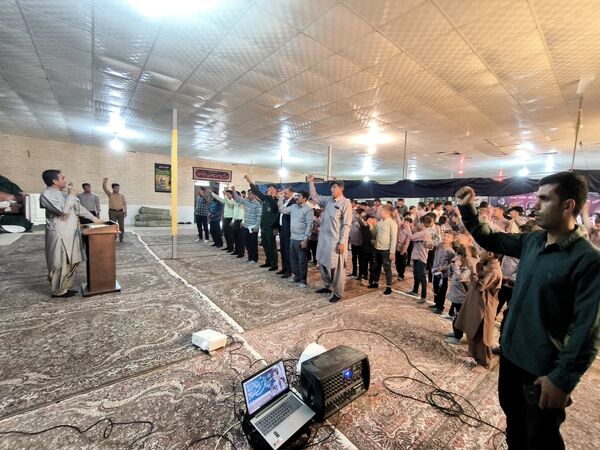 جشن آغاز سال تحصیلی و گرامیداشت هفته دفاع مقدس در حسینیه سیدالشهداء روستای مزرعه شهید بهشتی