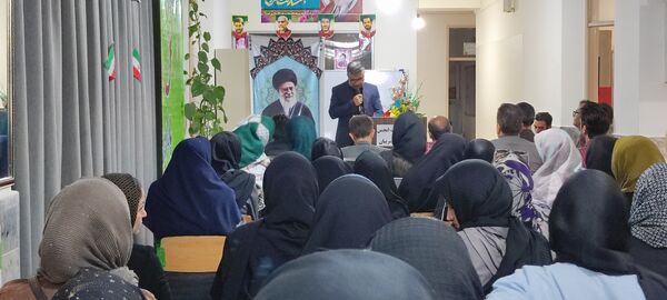 برگزاری جلسه انجمن اولیا و مربیان در دبستان هیات امنایی قرآنی مبین شیروان