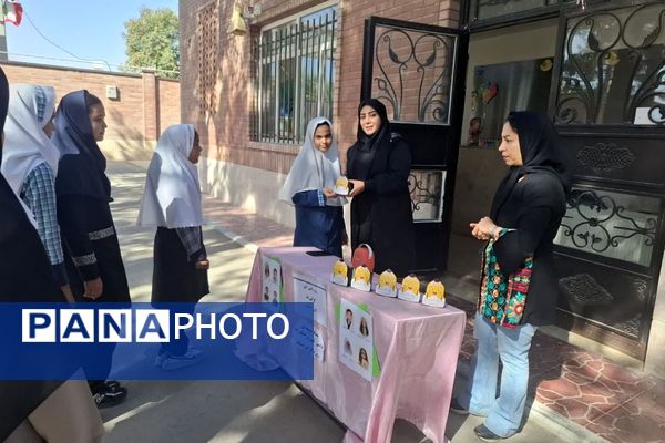 گرامیداشت روز دانش آموز در مدارس دخترانه پیشوا؛ شکوفایی مهر و علم در باران، کوثر، دیانت و مهردخت