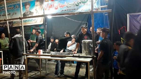 موکب  شهدای روستای آهوان در پنجاه و هشتمین شب 