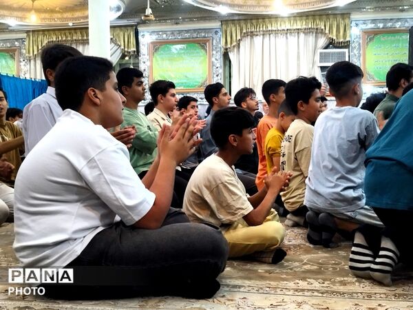 طنین جشن میلاد در مسجد فدائیان شاهزاده قاسم نیشابور