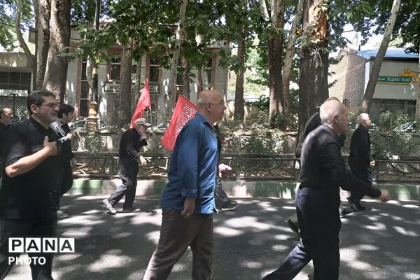 اشک و عهد در میدان امام دماوند؛ بیعت دوباره با سیدالشهدا و امام شهید