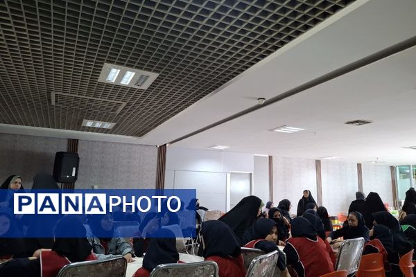 اردوی یک روزه دبیرستان امام خامنه‌ای در موسسه فرهنگی ورزشی ایثار 