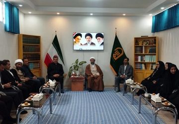 گردهمایی جمعی از فرهنگیان در دفتر امام جمعه شیروان به مناسبت هفته معلم