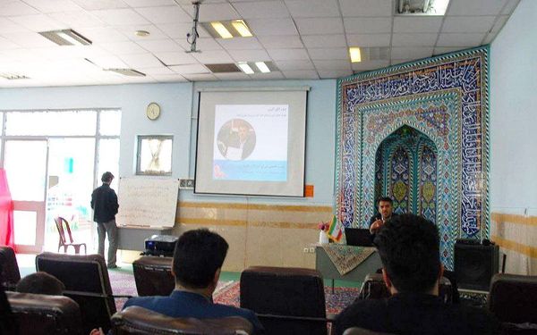 نشست تخصصی شورای آموزگاران قطب ۱ شهر قیامدشت 