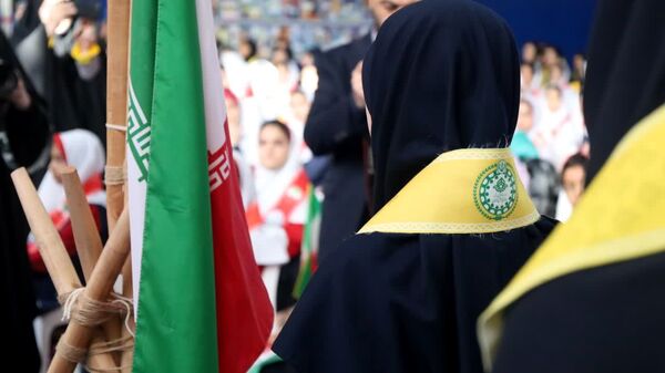 زنگ انقلاب نواخته شد