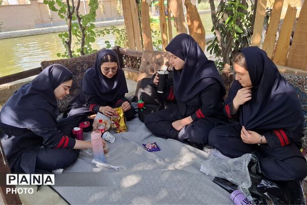  اردوی تفریحی دانش‌آموزان هیات امنایی فرزانگان در دهکده تفریحی