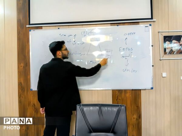 جلسه توجیهی و آموزشی دانش‌آموزان خبرنگار پانا اعزامی  استان البرز به مراسم وداع و تشییع قائد امت 