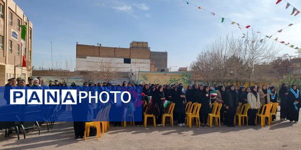 طنین گلبانگ انقلاب در دبیرستان شبانه روزی همای رحمت شهرستان سرخس
