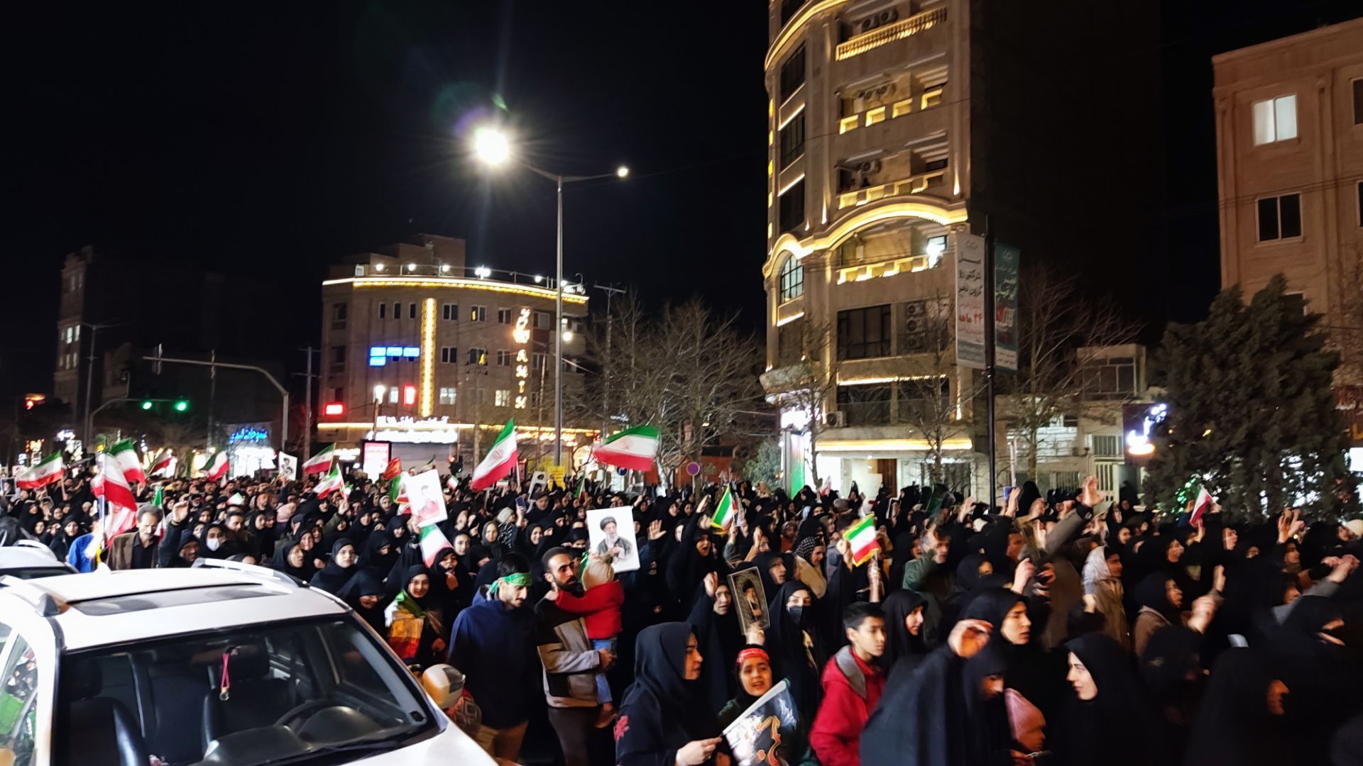 حرکت دسته عزاداری در شهرستان نیشابور