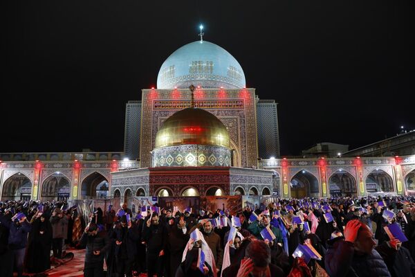 دیدار عاشقان با امام رضا(ع) در آخرین شب قدر