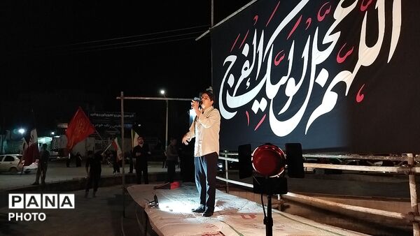 میدان ازادی هر شب میزبان وطن پرستان نیشابوری می شود 
