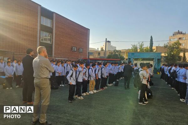 آیین تجلیل از حافظان امنیت در دبیرستان هاشمی‌رفسنجانی