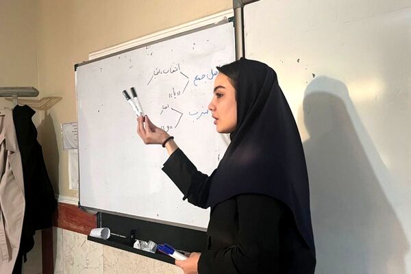 همیار معلم، یاری دهنده دبیر در جریان یادگیری و پیگیری کننده جریان آموزش