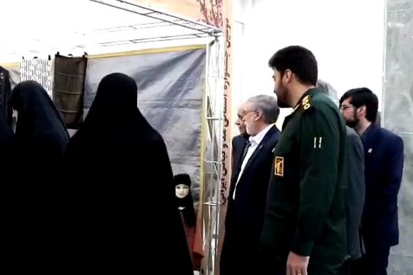 جشنواره تن پوش نور در باقرشهر 