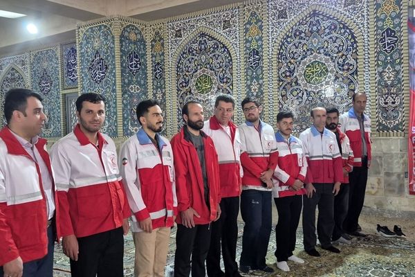هلالی از آرامش میان موج‌های نیایش