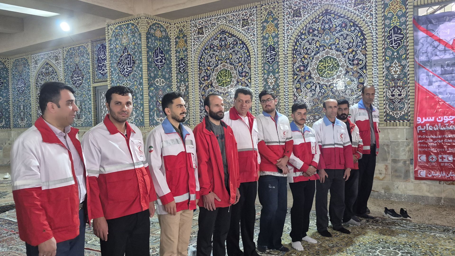 هلالی از آرامش میان موج‌های نیایش