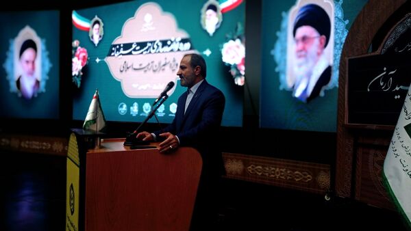 همایش زیست عفیفانه با موضوع عفت و حجاب در تالار ایوان‌ری