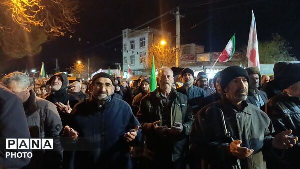 سرما در برابر آتش عشق دلها به رهبر چیزی نبود