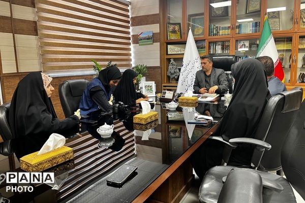 نشست صمیمی رئیس اموزش و پرورش شهرستان پاکدشت با خبرنگاران پانا پاکدشت