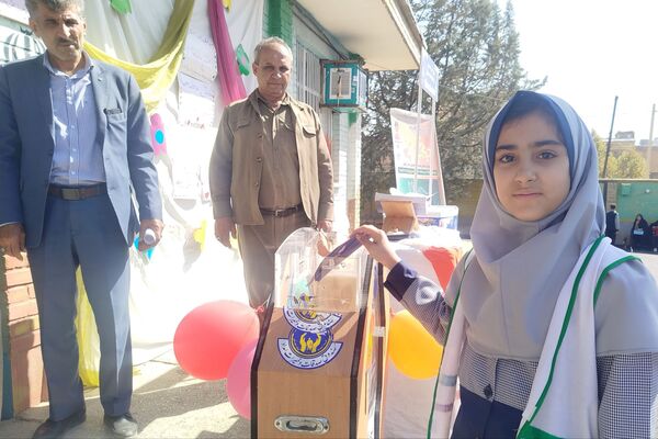 مدرسه فروغ دانش میزبان آیین باشکوه جشن عاطفه‌ها شد