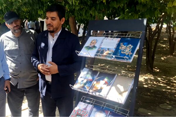 آیین اهدای ۲۵هزار بسته نوشت افزار به دانش‌آموزان نیازمند