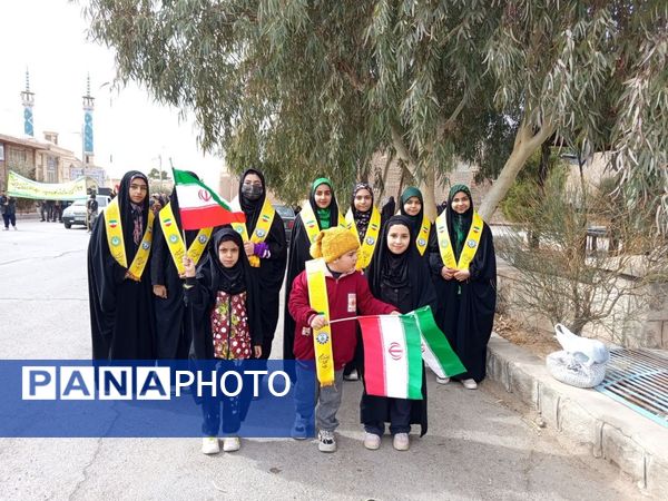 حضور مردم روستای دهشیر شهرستان تفت در راهپیمایی ۲۲ بهمن