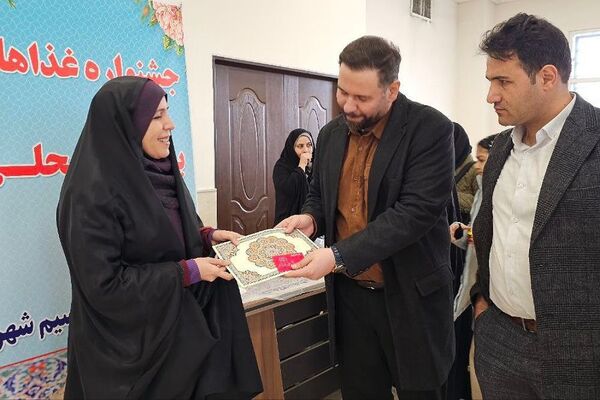 جشنواره غذاهای بومی محلی در سرای محله نسیم شهر